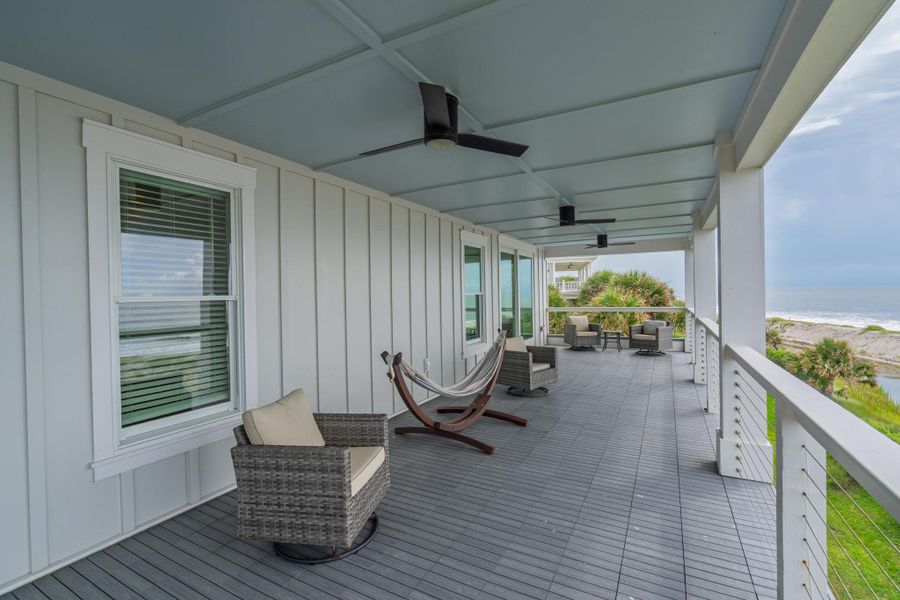 Exterior details and patio area of a home in , Edisto Island (Image 4).