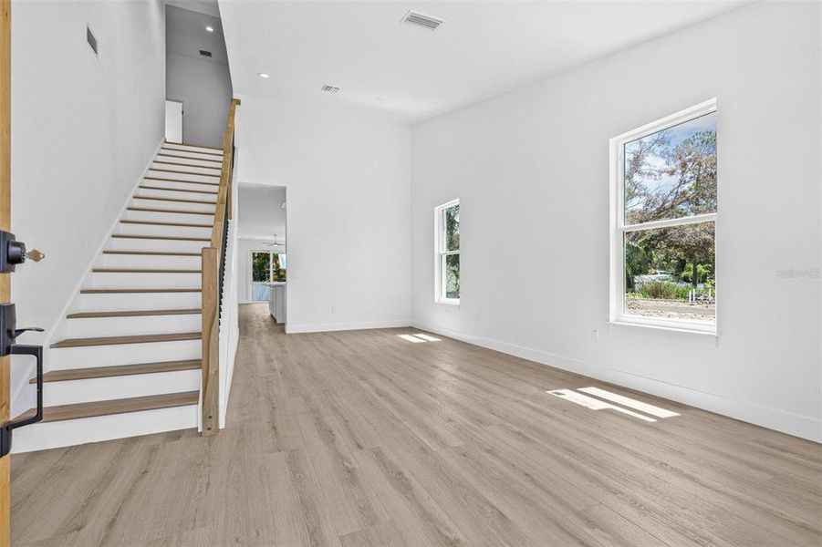 Spacious, unfurnished interior of a new home in , Tampa (Image 21).