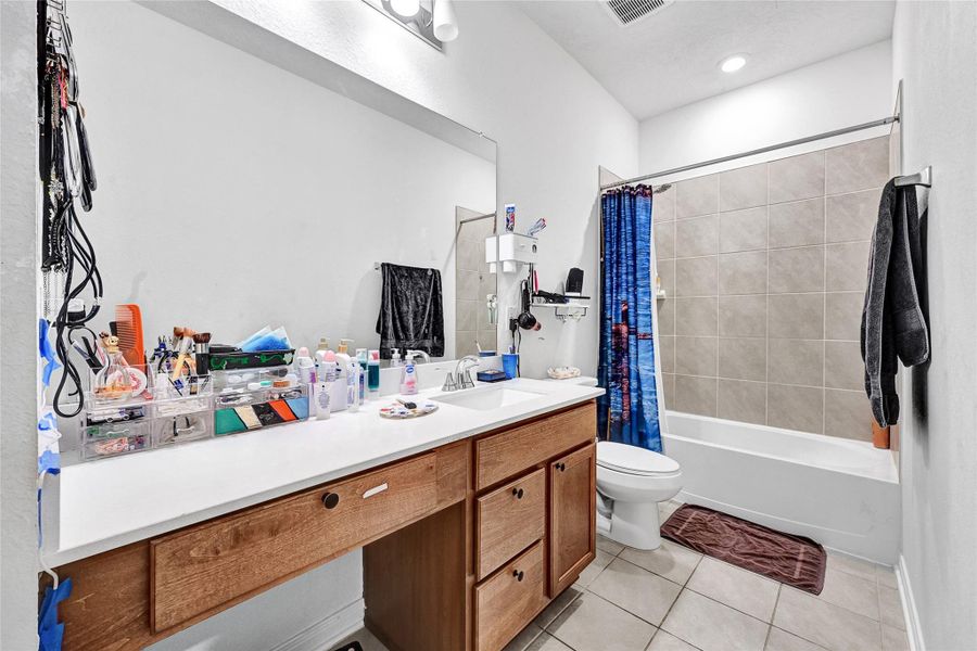 Full Bathroom 1 Full Bathroom 1