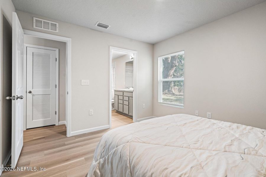 Furnished interior view inside a new home in , Jacksonville (Image 7).