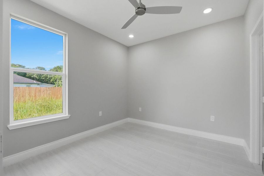 Spacious, unfurnished interior of a new home in , Conroe (Image 38). Spacious, unfurnished interior of a new home in , Conroe (Image 38).