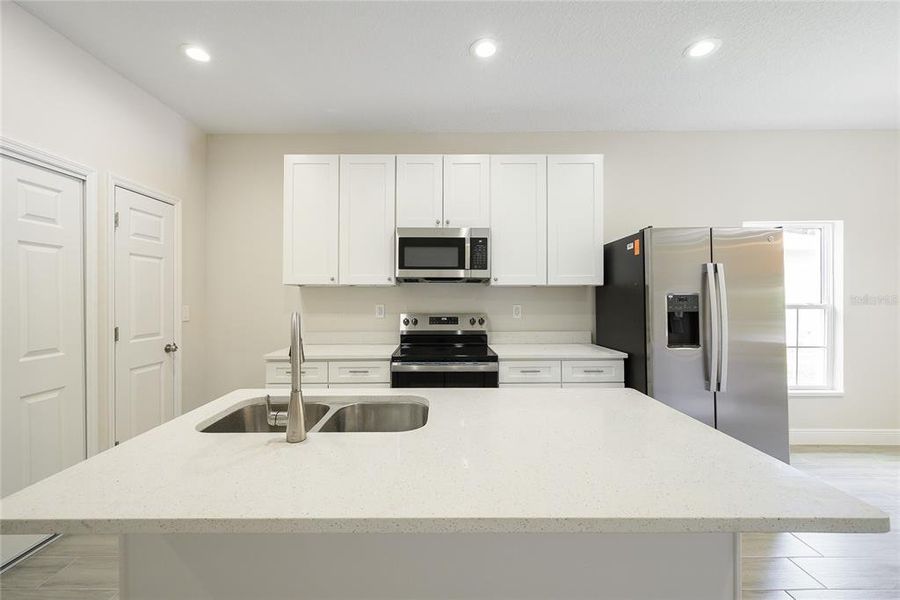Furnished interior view inside a new home in , Orlando (Image 5).