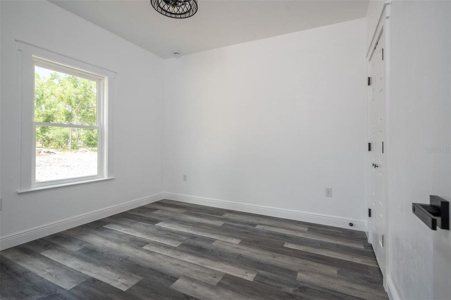 Spacious, unfurnished interior of a new home in , Williston (Image 9).