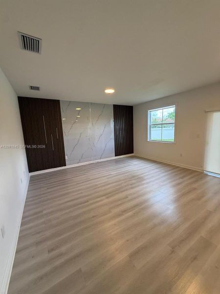 Spacious, unfurnished interior of a new home in , Homestead (Image 26).