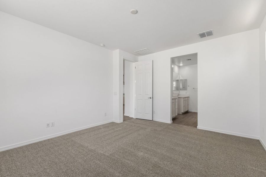 Spacious, unfurnished interior of a new home in Tierra Vistoso, Surprise (Image 10).