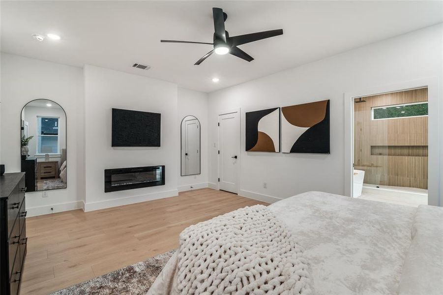 Furnished interior view inside a new home in , Dallas (Image 7).