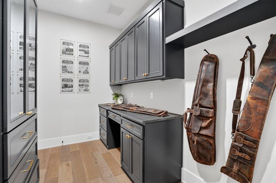 Furnished interior view inside a new home in , Strawn (Image 26).