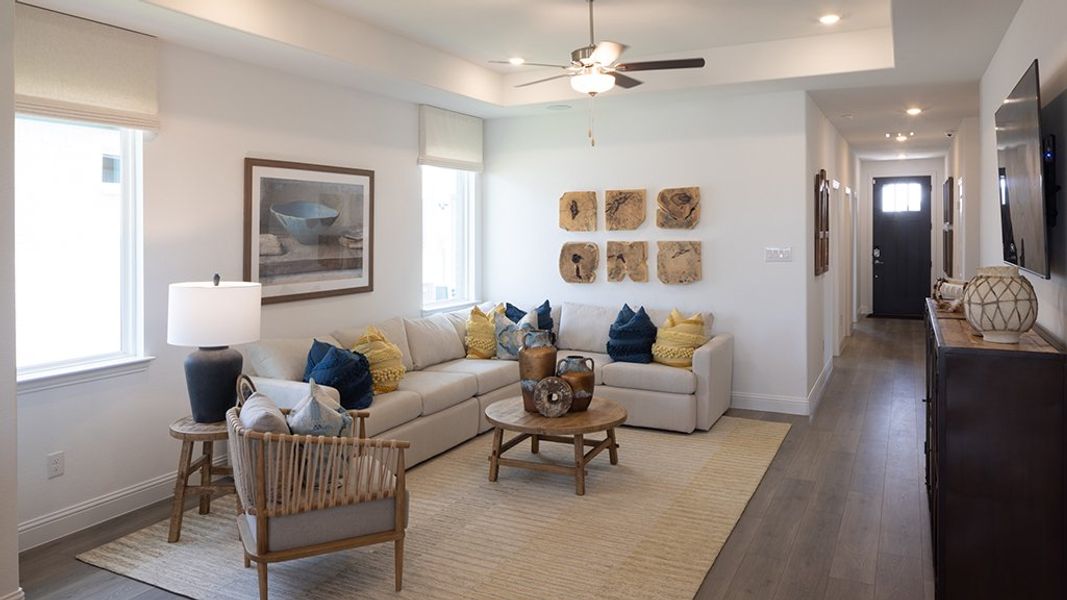 Furnished interior view inside a new home in Madero 50s, Fort Worth (Image 4).