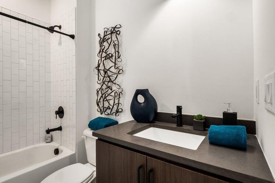 Image 9 of a home in Pelham Square.