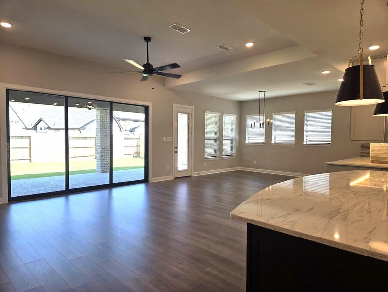 Spacious, unfurnished interior of a new home in The Meadows at Imperial Oaks, Conroe (Image 9).