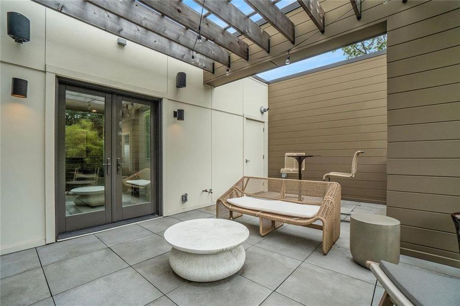 Exterior details and patio area of a home in , Atlanta (Image 31).