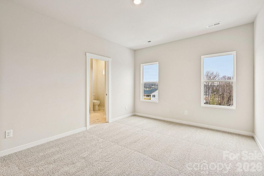 Spacious, unfurnished interior of a new home in Vanguard at Vermillion, Huntersville (Image 25).