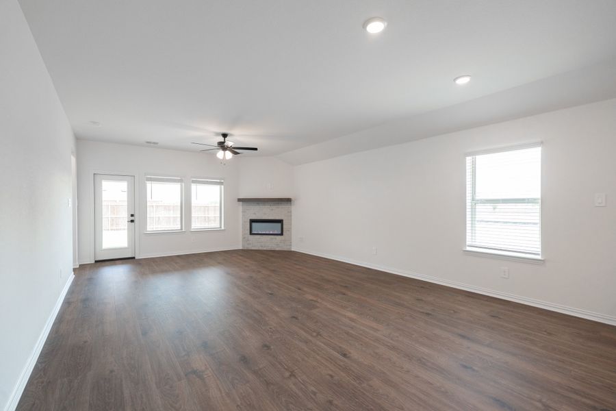 Spacious, unfurnished interior of a new home in Saratoga, Aubrey (Image 14). Spacious, unfurnished interior of a new home in Saratoga, Aubrey (Image 14).