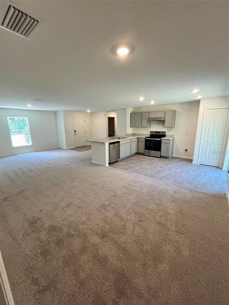 Spacious, unfurnished interior of a new home in Flagler Estates, Hastings (Image 6).