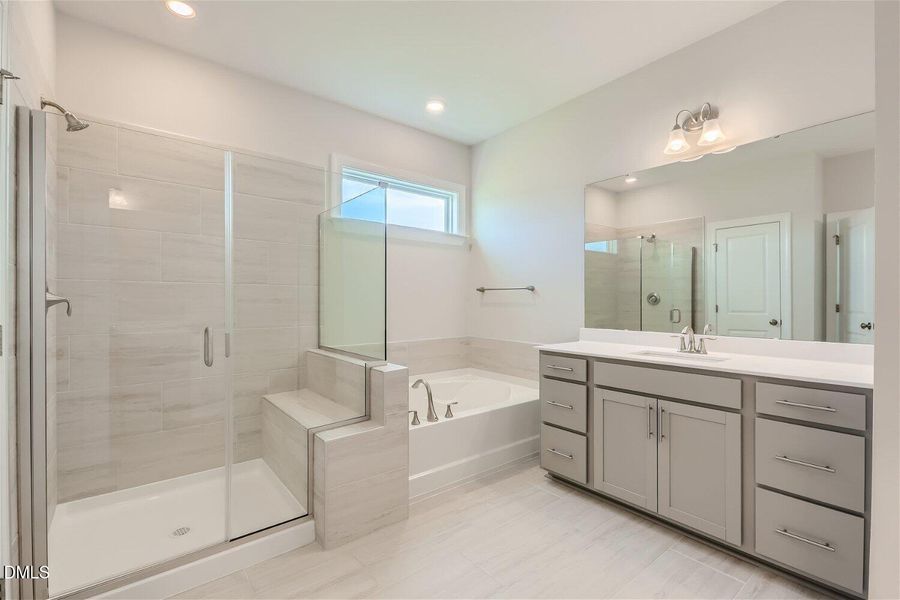 SUN_Rosedale_Pic_Nelson_OwnersBath_1of1