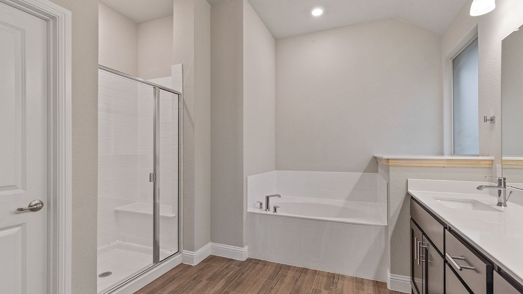 Furnished interior view inside a new home in Lakeview Pointe, Grand Prairie (Image 12).