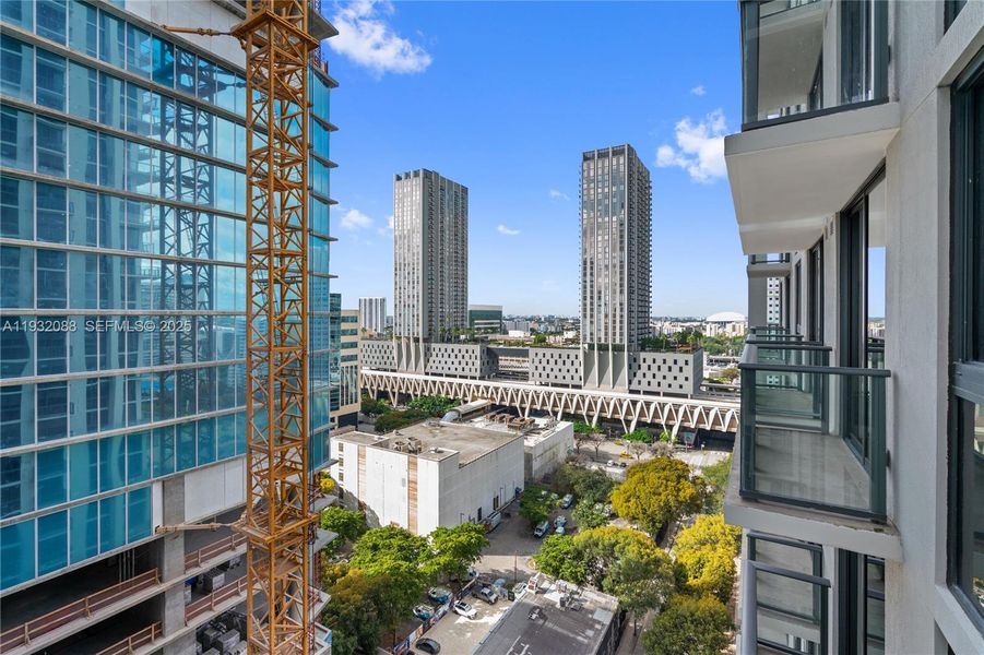Condo located in Miami, FL showcasing its design and architecture (Image 1). Condo located in Miami, FL showcasing its design and architecture (Image 1).