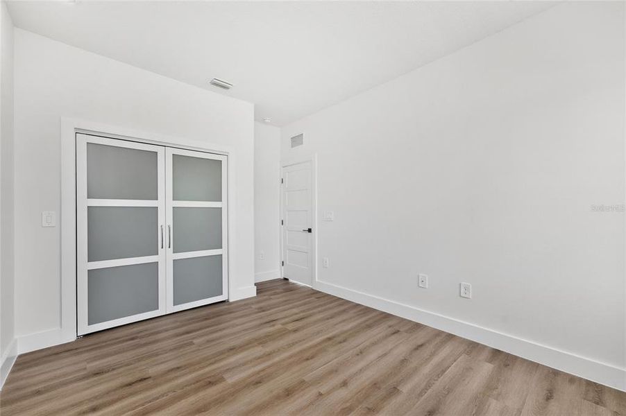 Spacious, unfurnished interior of a new home in , Rotonda West (Image 40).