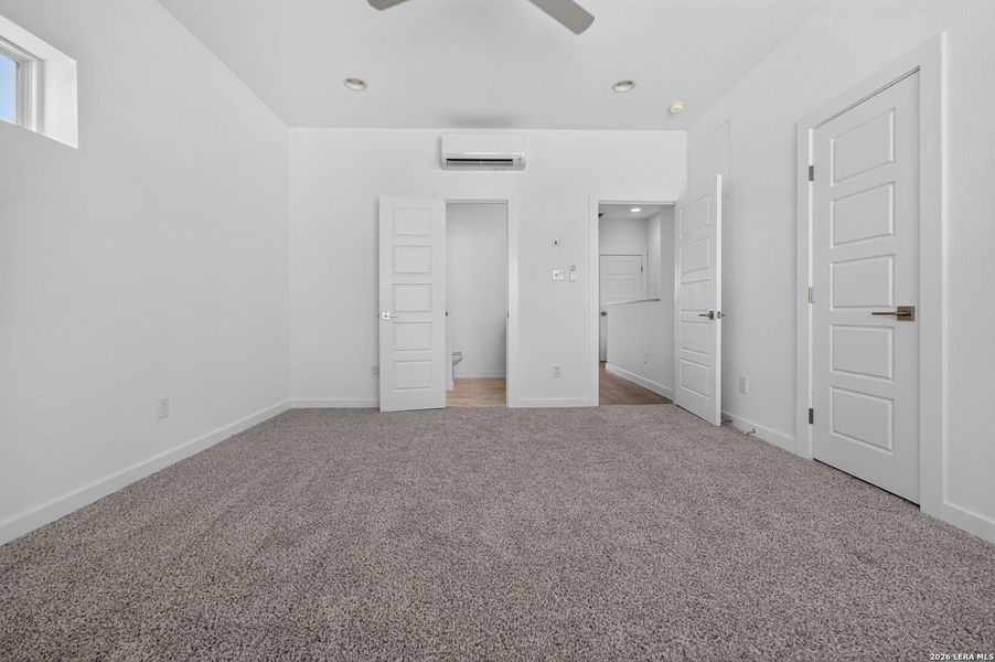 Spacious, unfurnished interior of a new home in , San Antonio (Image 17).