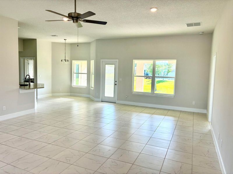 Spacious, unfurnished interior of a new home in Waterstone 72, Fort Pierce (Image 12).