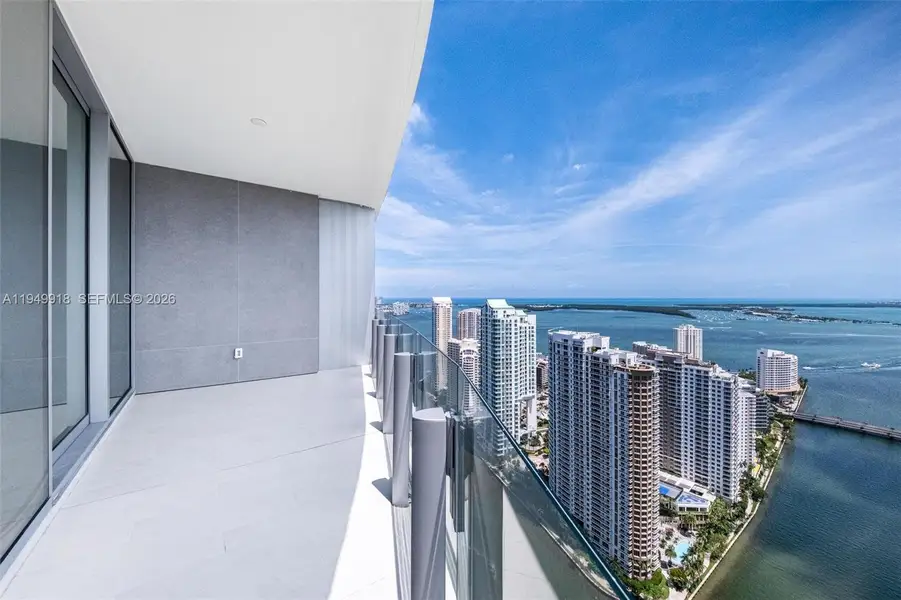 Condo located in Miami, FL showcasing its design and architecture (Image 37).