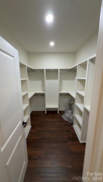 Image 8 of a home in .