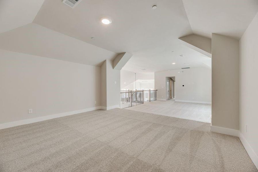 Spacious, unfurnished interior of a new home in Providence Cove, McKinney (Image 29).