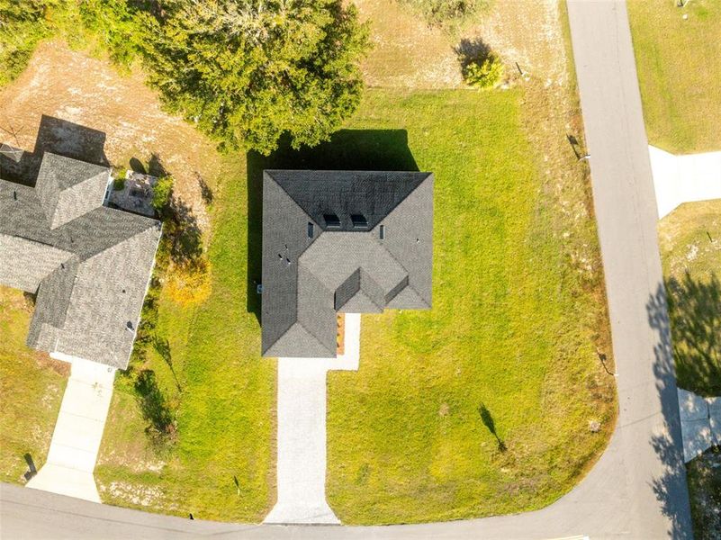 Exterior details and patio area of a home in , Ocala (Image 3).
