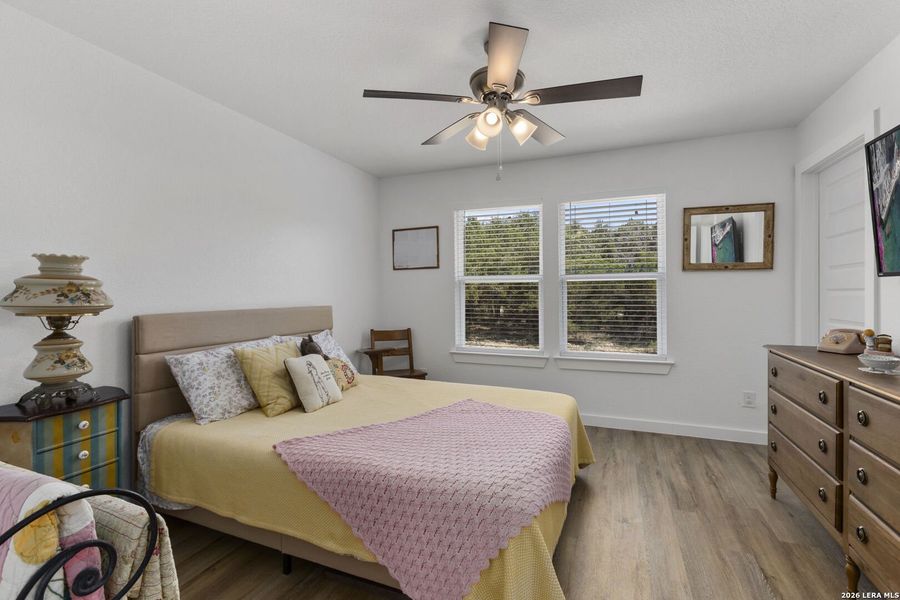 Furnished interior view inside a new home in , Bandera (Image 34).