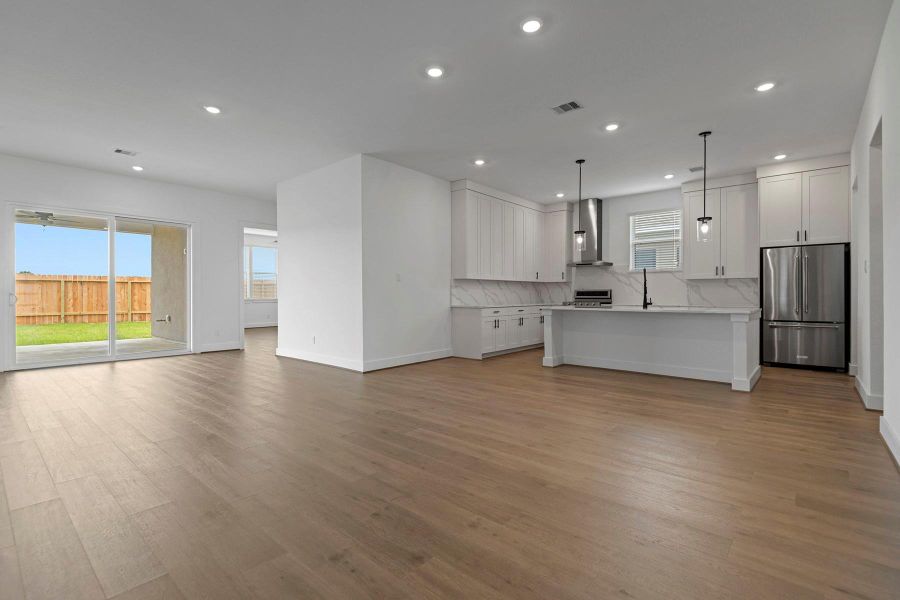 Spacious, unfurnished interior of a new home in Hallimore Ranch, Rosenberg (Image 18). Spacious, unfurnished interior of a new home in Hallimore Ranch, Rosenberg (Image 18).