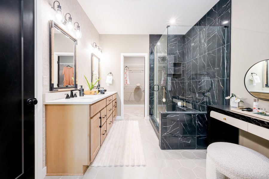 Representative furnished interior of a home built from the Finley by Fischer Homes in Twin Lakes, Hoschton (Image 31).