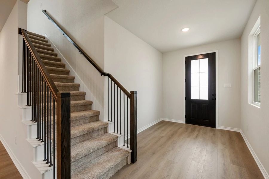 Spacious, unfurnished interior of a new home in Lariat, Liberty Hill (Image 19).