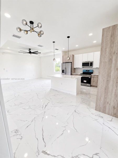 Spacious, unfurnished interior of a new home in , Lehigh Acres (Image 26).