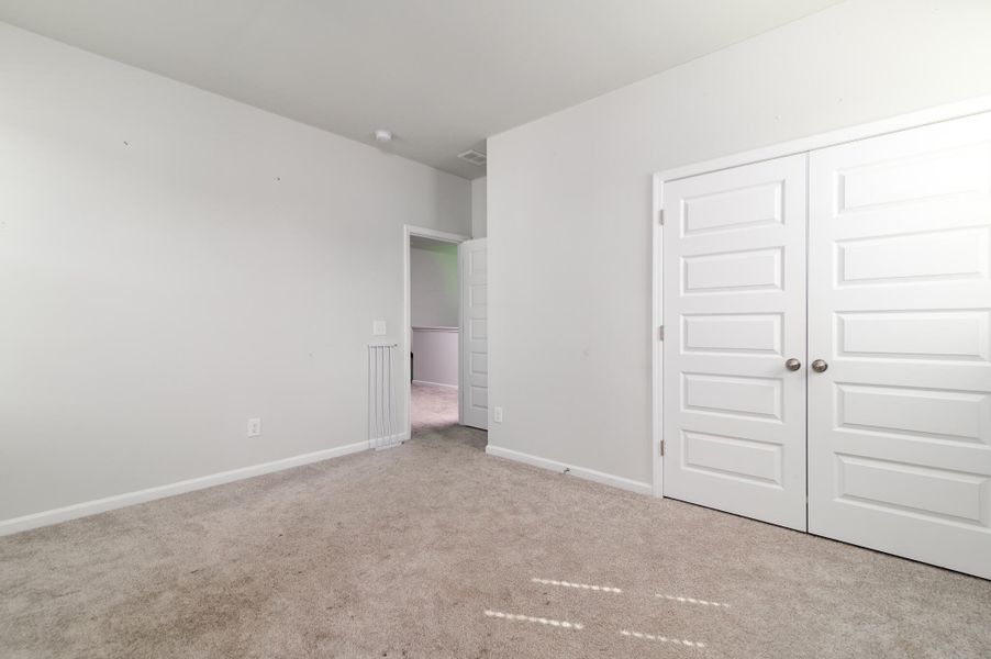Spacious, unfurnished interior of a new home in , Summerville (Image 22).