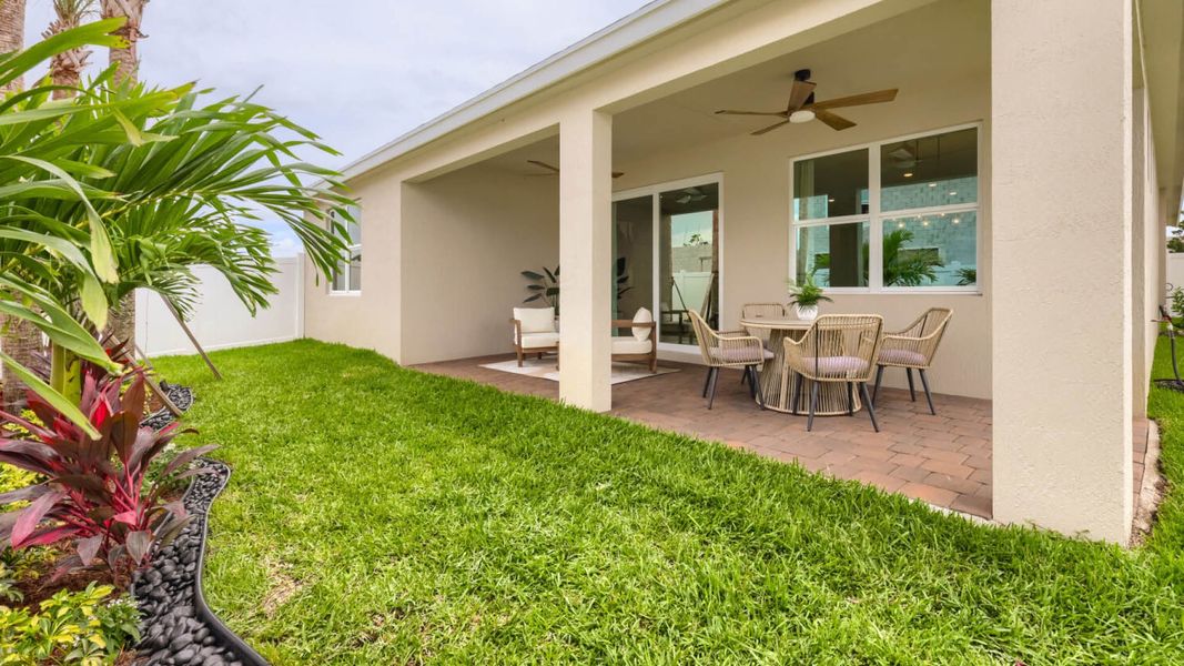 Representative exterior details of a home built from the Delray by D.R. Horton in Blossom Trail, Greenacres (Image 4).