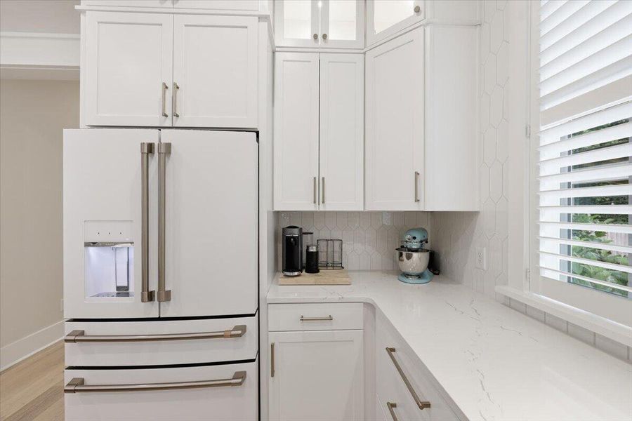Furnished interior view inside a new home in , Charleston (Image 14).