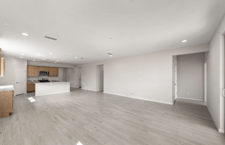 Spacious, unfurnished interior of a new home in Artisan at Asante, Surprise (Image 22).
