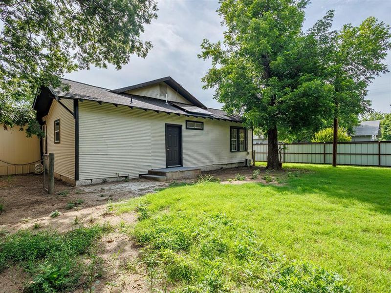 Exterior details and patio area of a home in , Brownwood (Image 19).