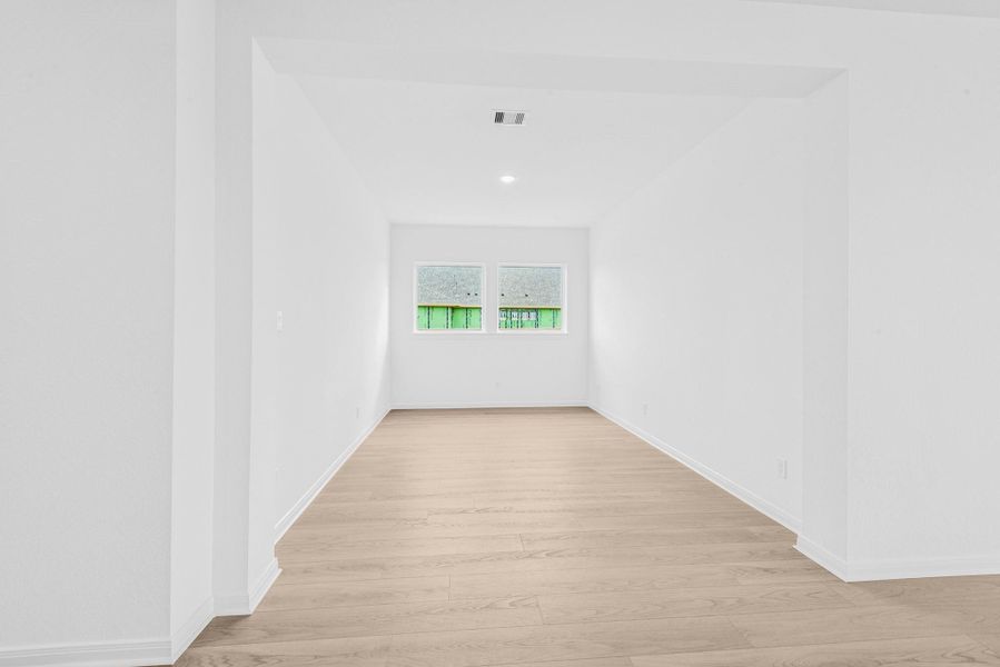 Spacious, unfurnished interior of a new home in The Grand Prairie 50’, Hockley (Image 22).