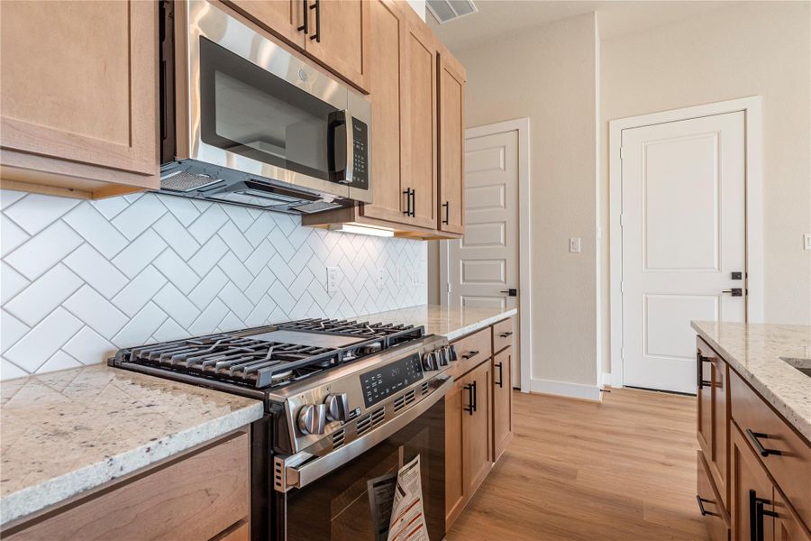 Furnished interior view inside a new home in , Seabrook (Image 9).