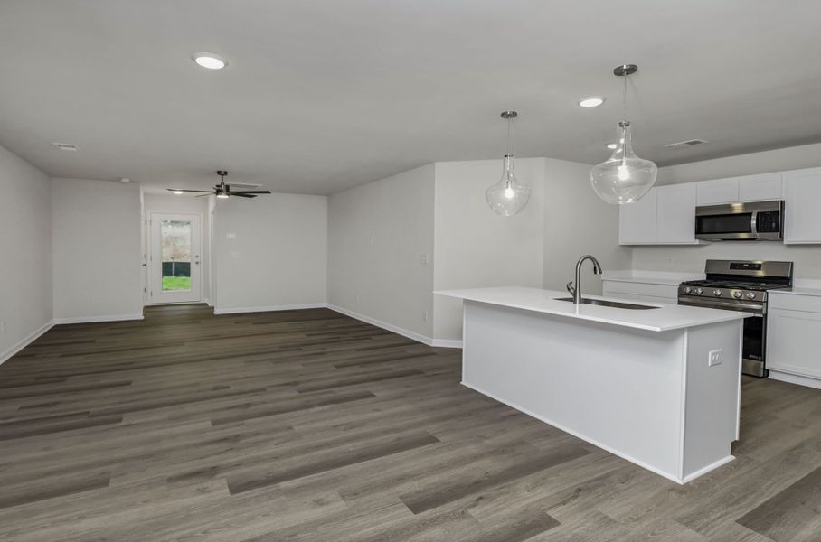 Representative unfurnished interior of a home built from the Harper by Veranda Homes in The Abbey at Trolley Run Station, Aiken (Image 31).