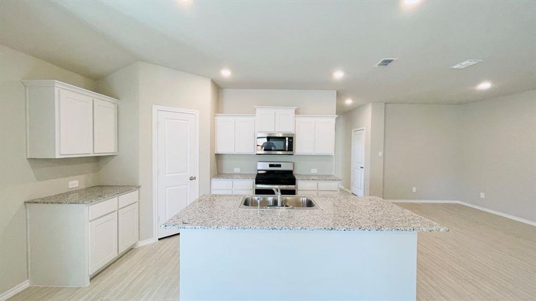 Furnished interior view inside a new home in Sunnycreek, Fort Worth (Image 6).