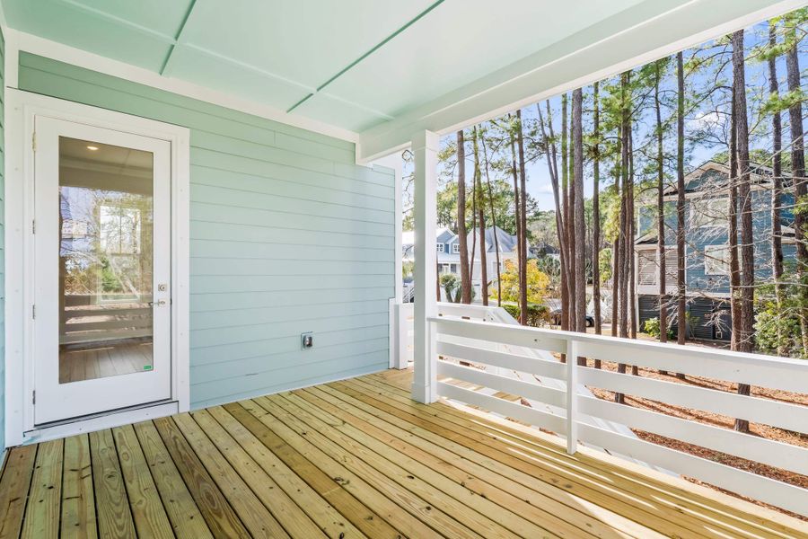 Exterior details and patio area of a home in Harbor Oaks Marina, Myrtle Beach (Image 21).
