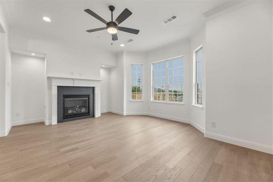 Spacious, unfurnished interior of a new home in , Lewisville (Image 28).