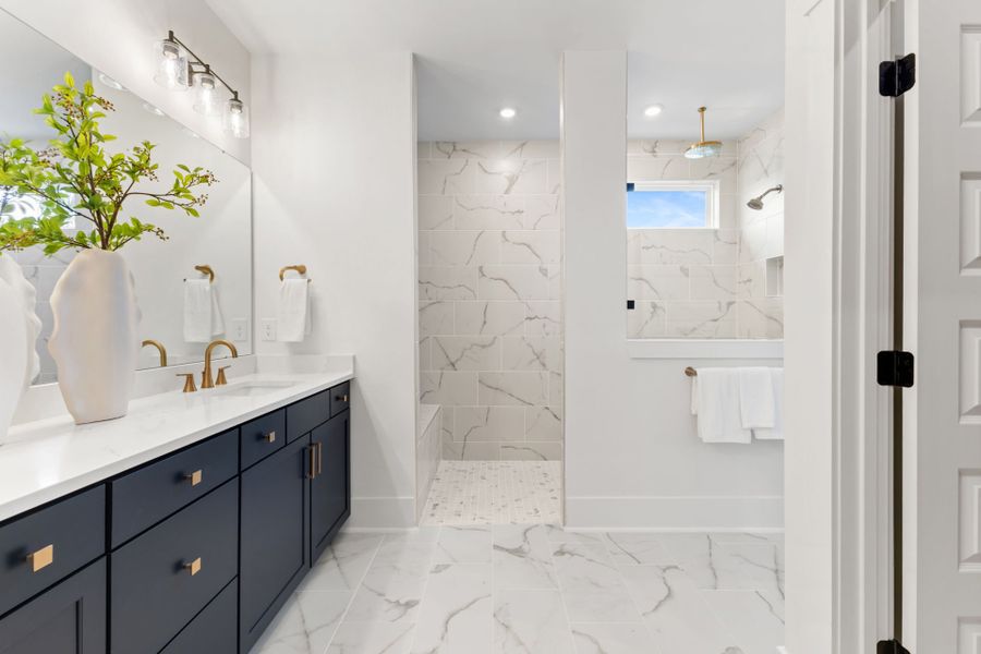 Representative furnished interior of a home built from the Renown by Del Webb in Del Webb Ocean Isle Beach, Shallotte (Image 15).