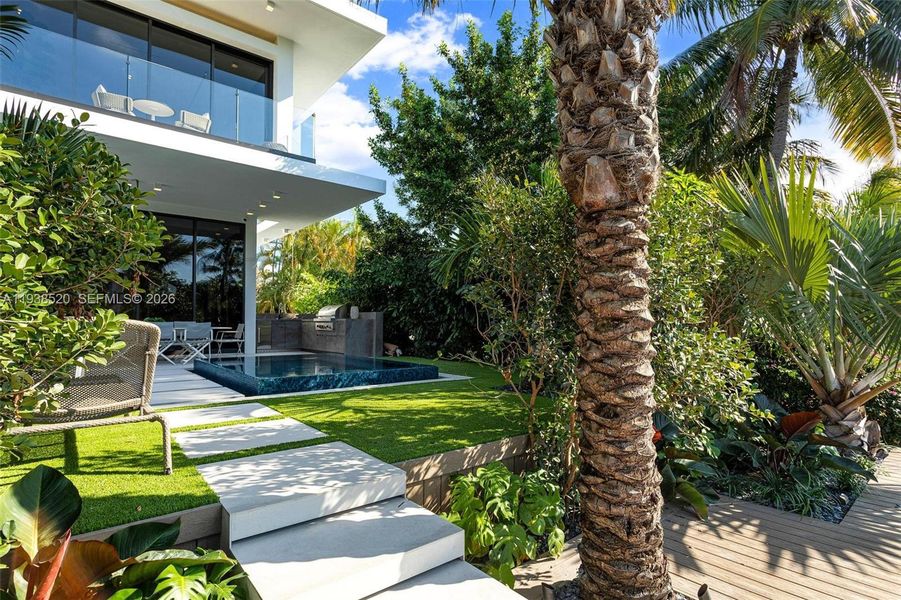 Image 50 of a home in .