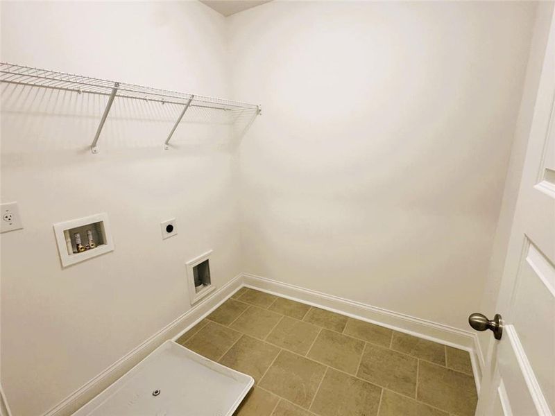 Spacious, unfurnished interior of a new home in Paces Estates, Lithia Springs (Image 18).