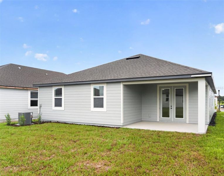 Exterior details and patio area of a home in Trailside, Mount Dora (Image 3).
