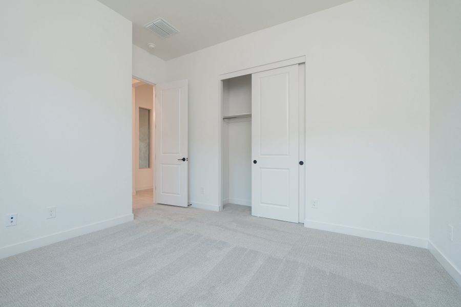 Spacious, unfurnished interior of a new home in Soleo, San Tan Valley (Image 11).