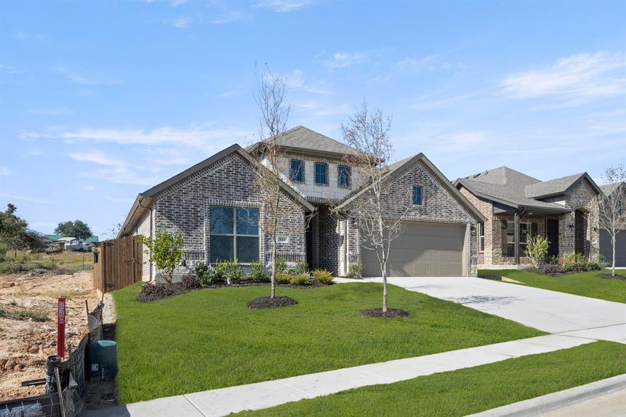 513 Waterford Park- Front-2 513 Waterford Park- Front-2